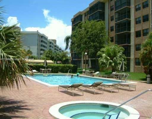 900 NE 195th St # 208