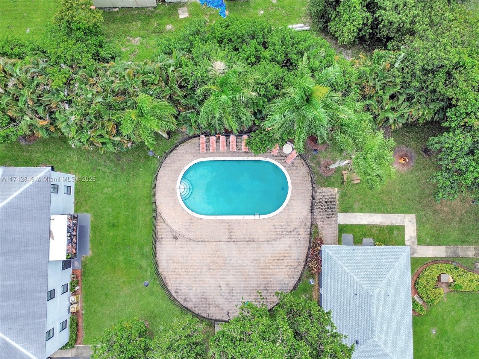 7550 Stirling Rd # V203