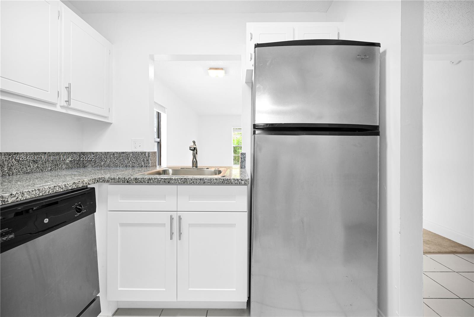 7550 Stirling Rd # V203