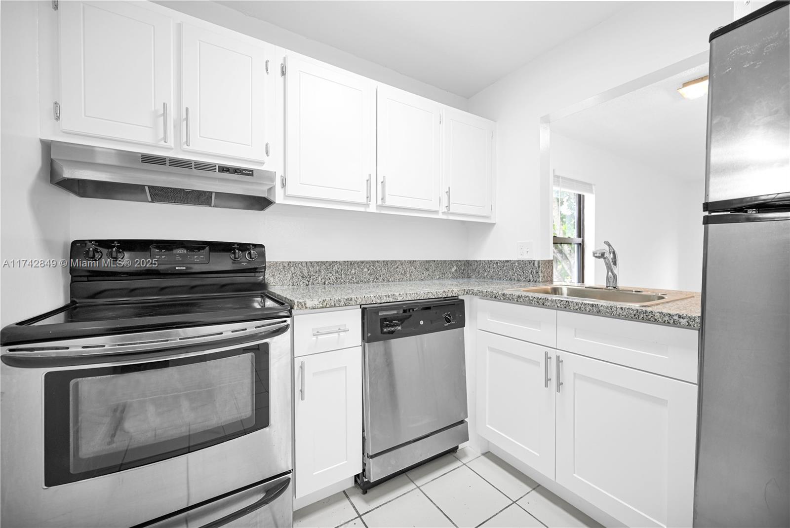 7550 Stirling Rd # V203