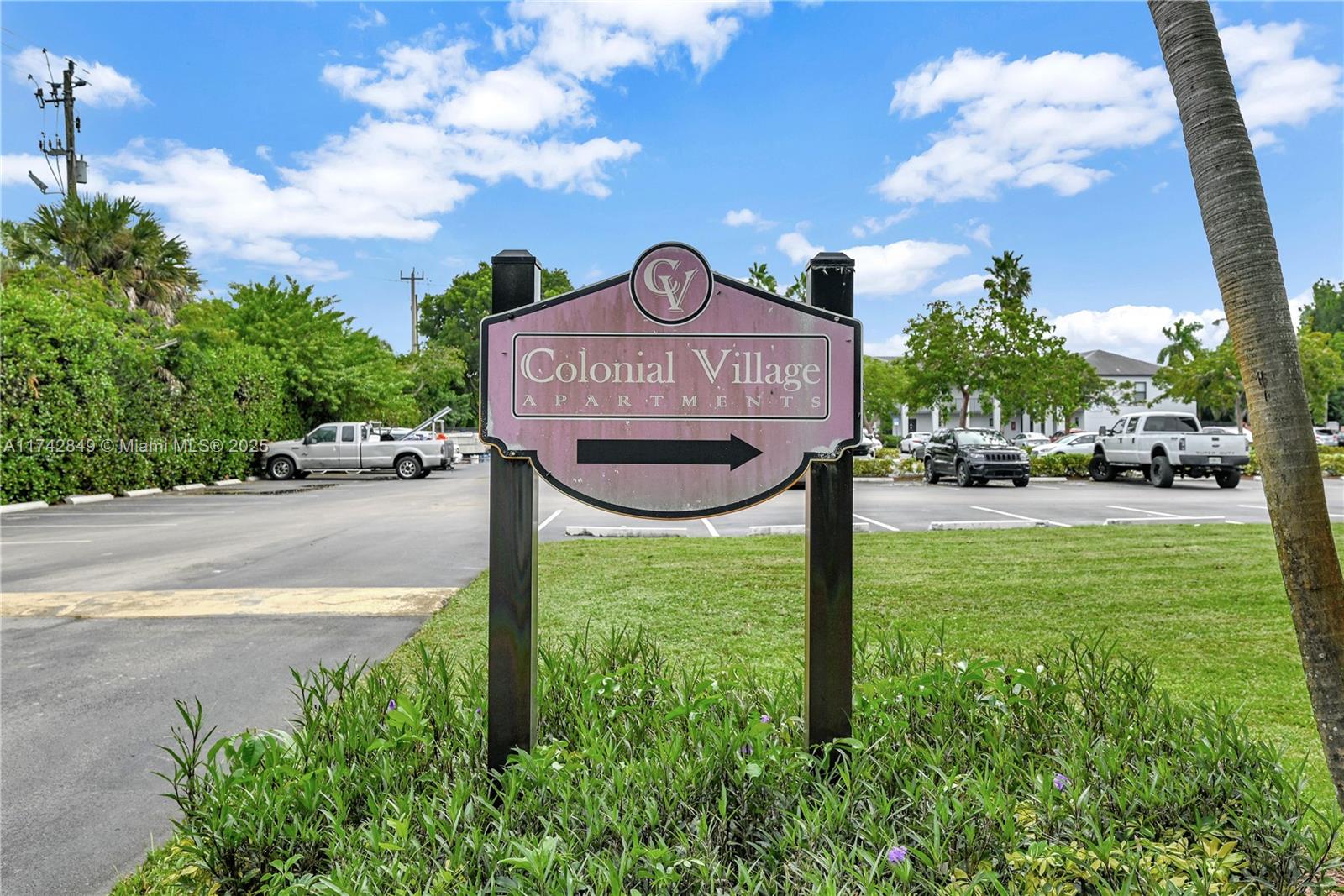 7550 Stirling Rd # V203