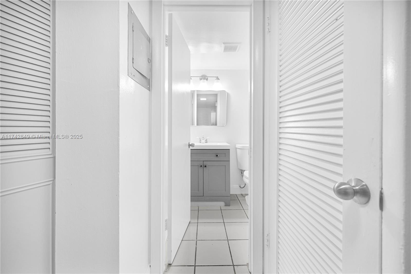 7550 Stirling Rd # V203