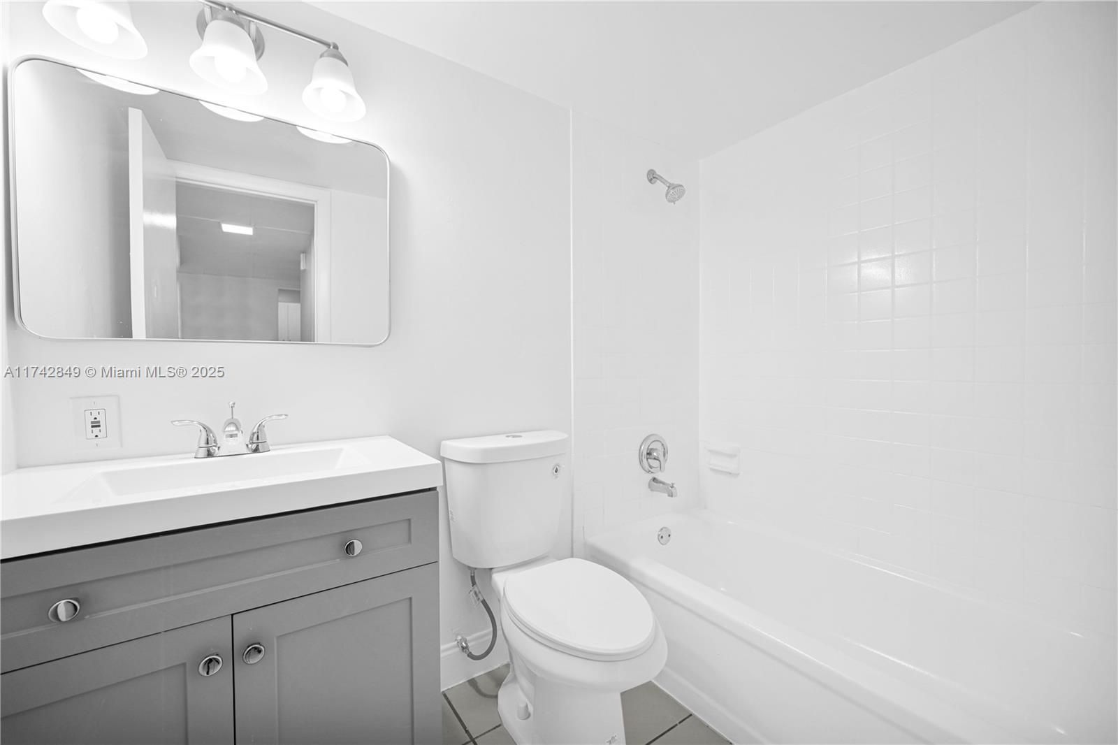 7550 Stirling Rd # V203