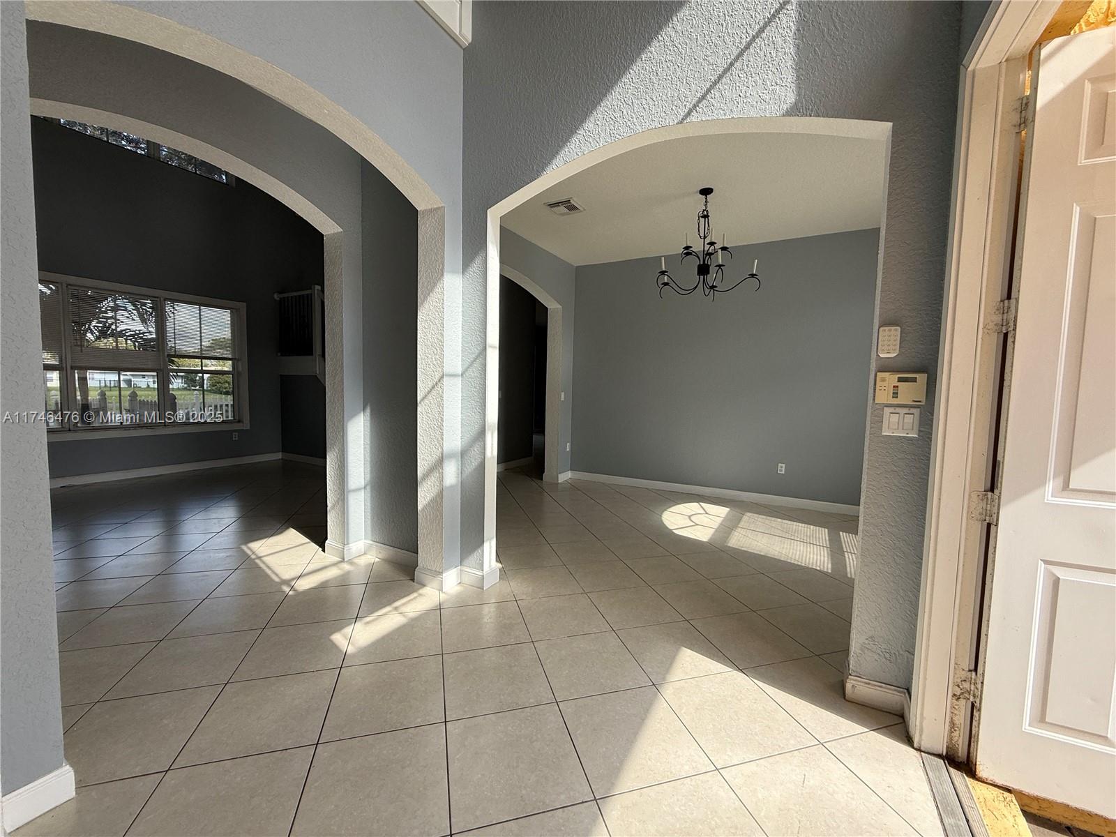 2132 SW 118th Ave