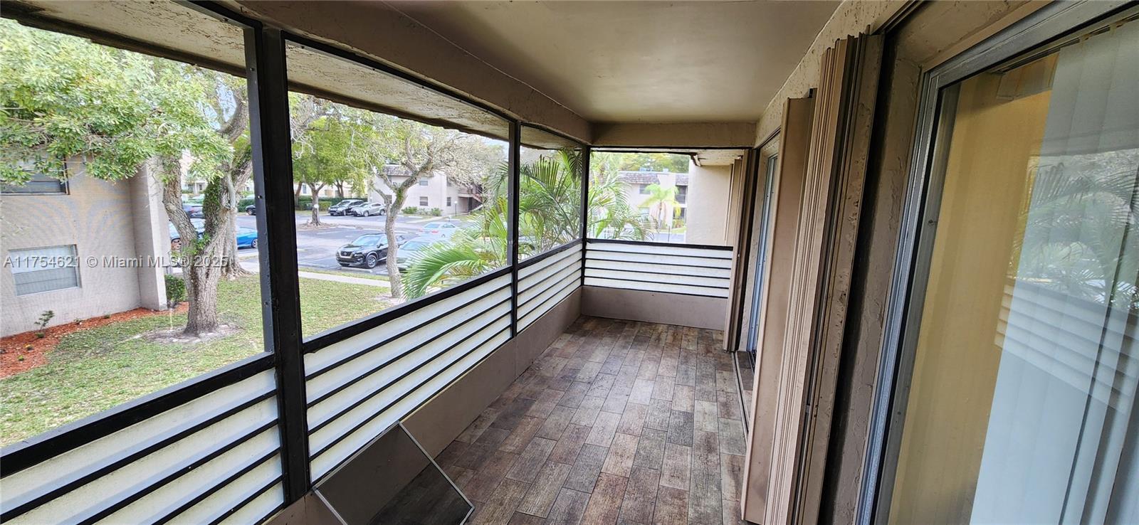 2810 Riverside Dr # 4 Unit: 203-4