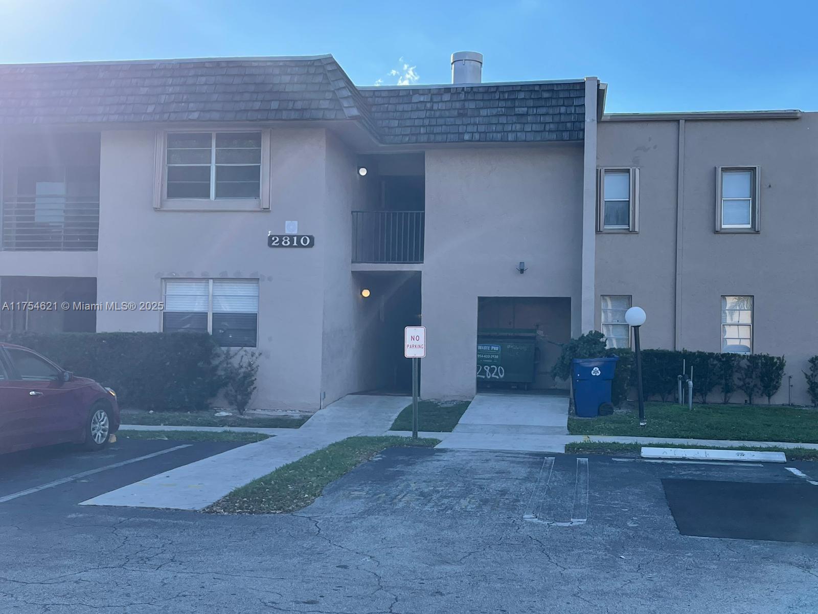 2810 Riverside Dr # 4 Unit: 203-4