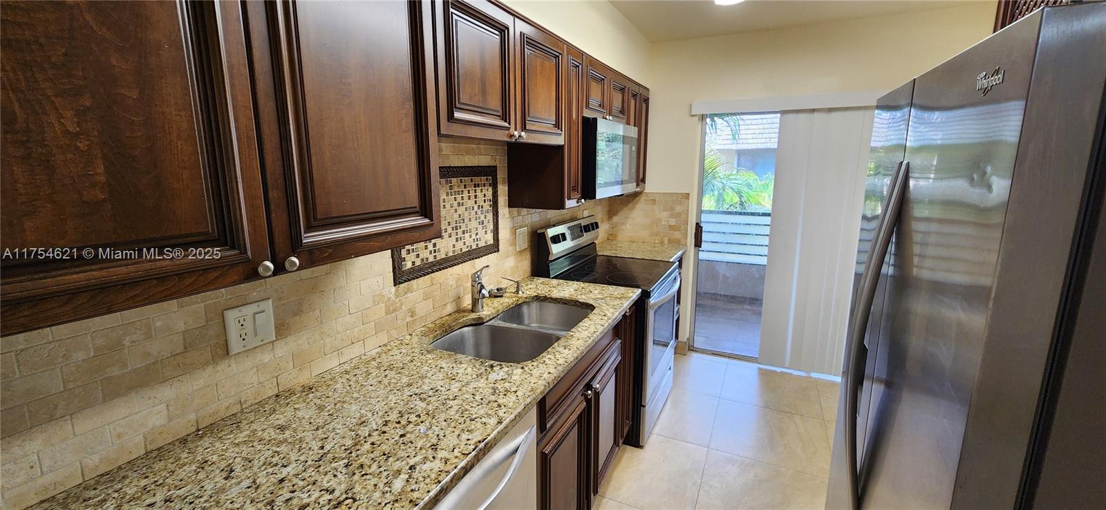 2810 Riverside Dr # 4 Unit: 203-4