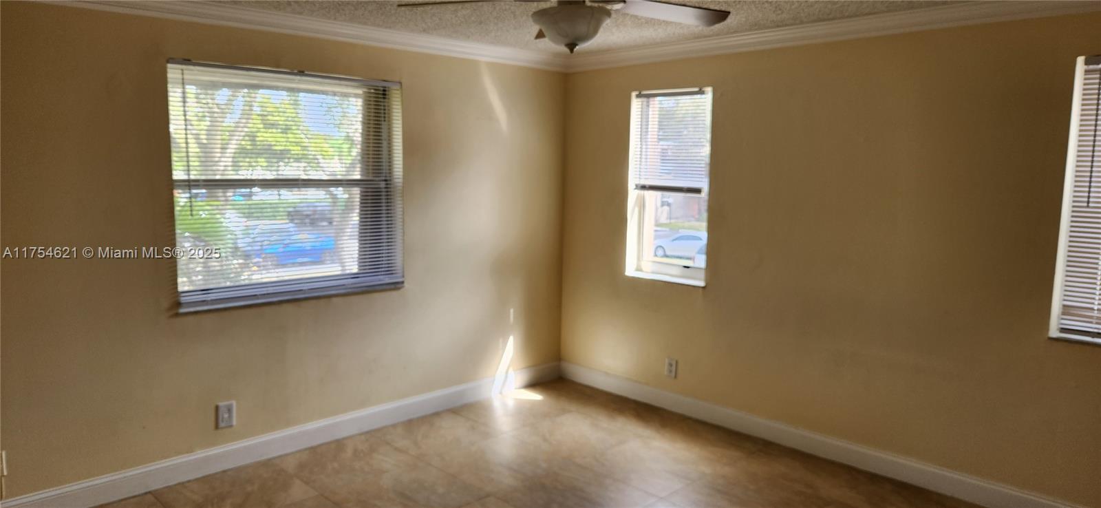 2810 Riverside Dr # 4 Unit: 203-4