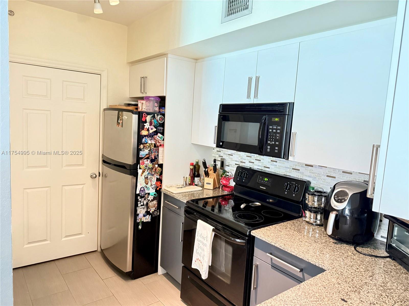 2586 Centergate Dr # 104