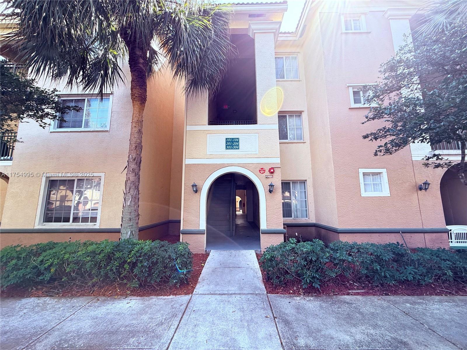 2586 Centergate Dr # 104