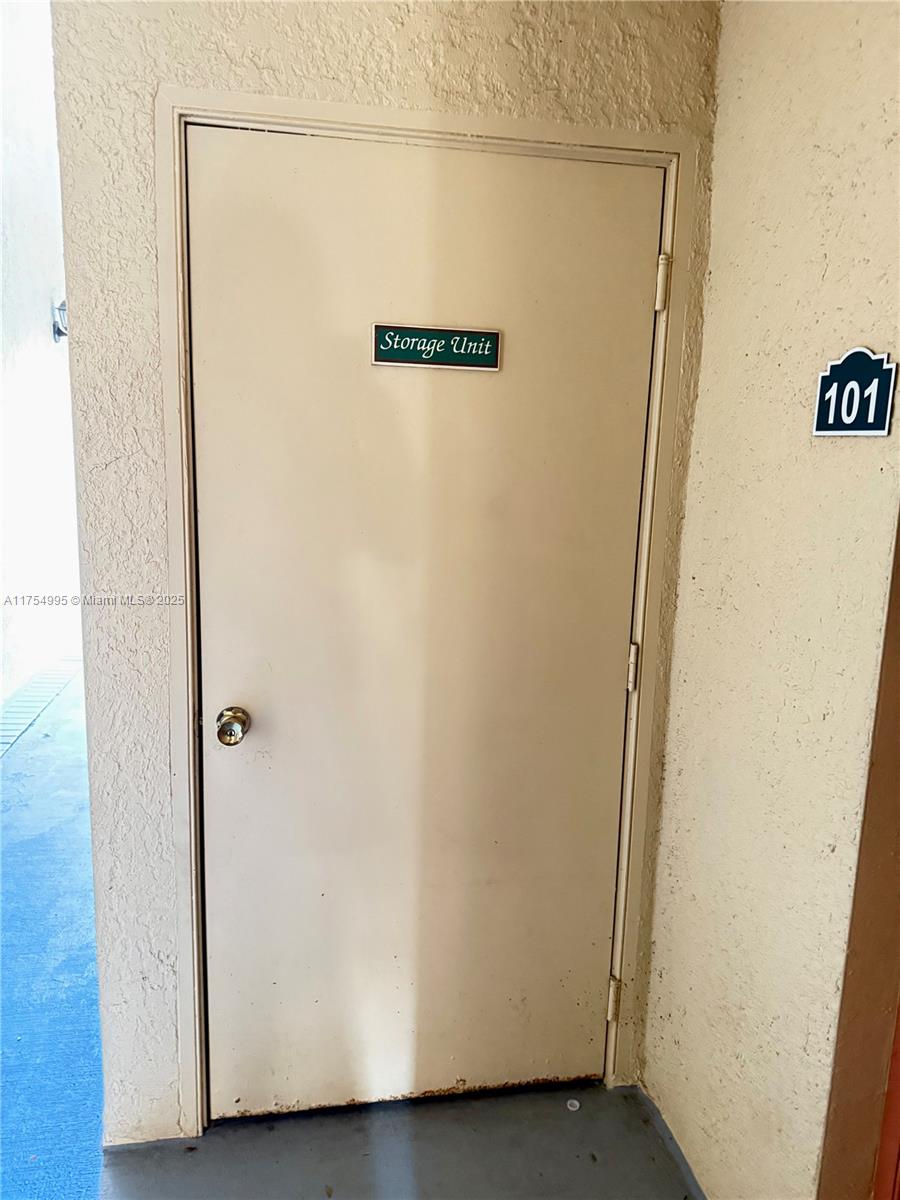 2586 Centergate Dr # 104