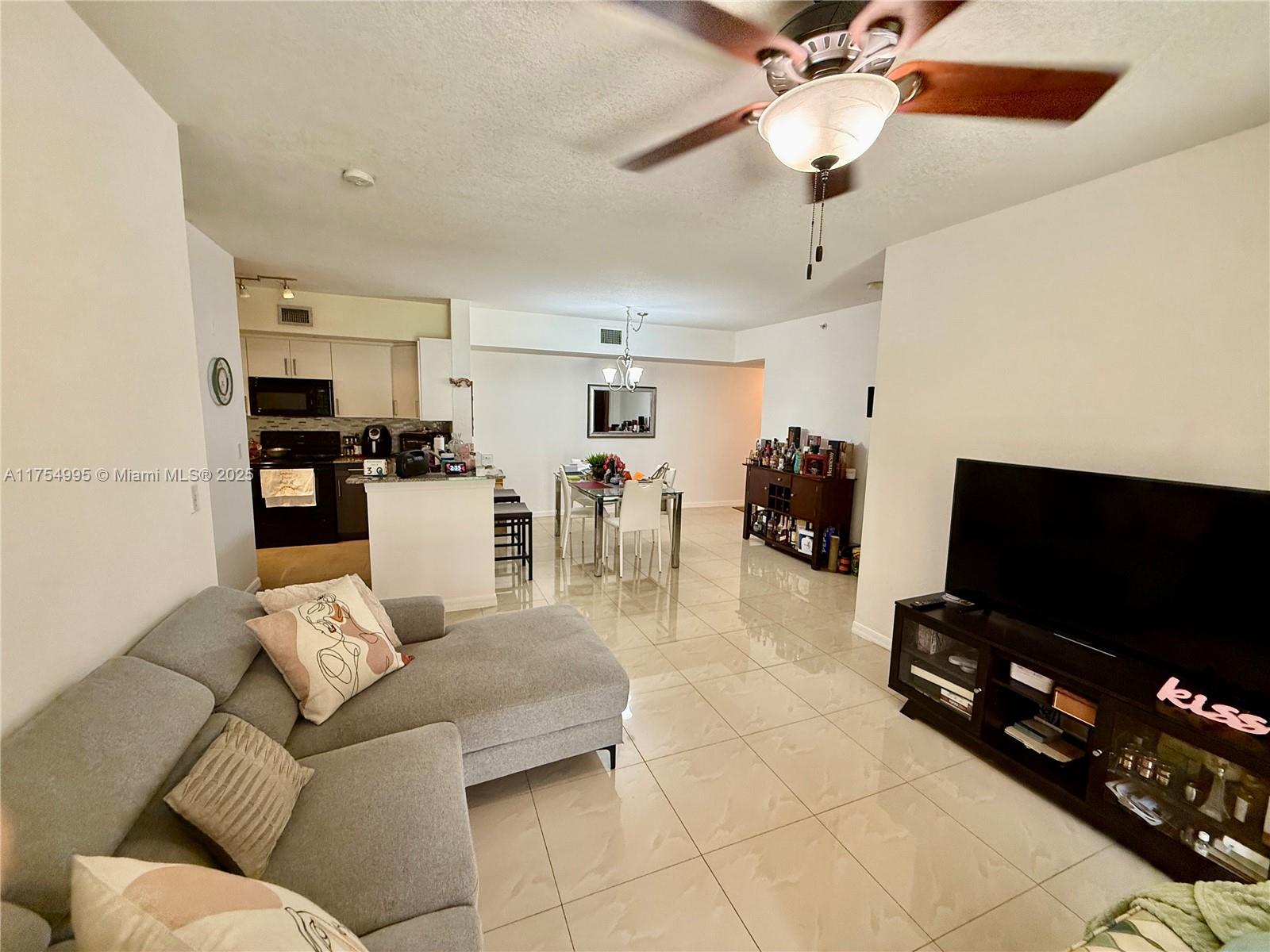 2586 Centergate Dr # 104