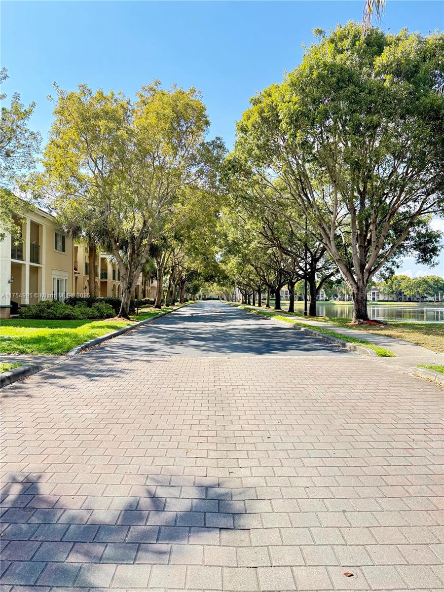 2586 Centergate Dr # 104