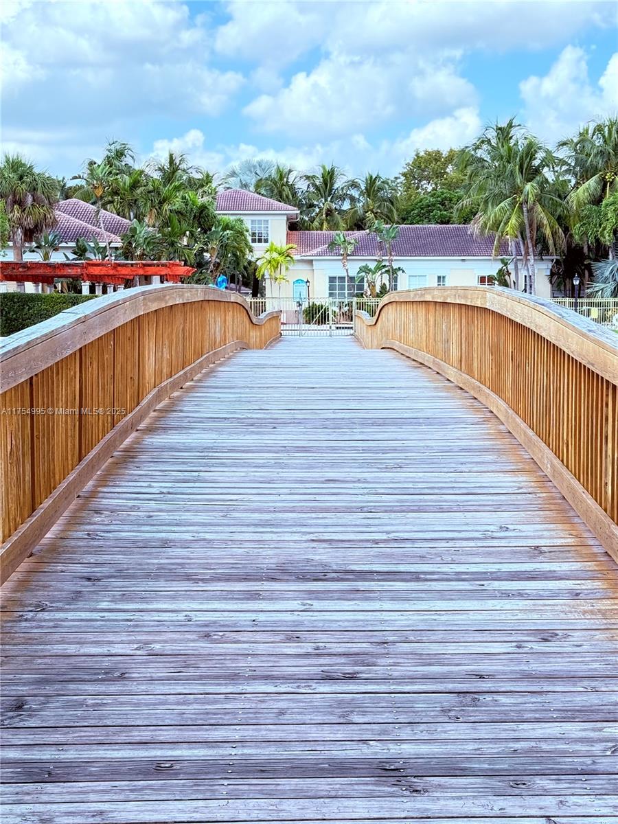 2586 Centergate Dr # 104