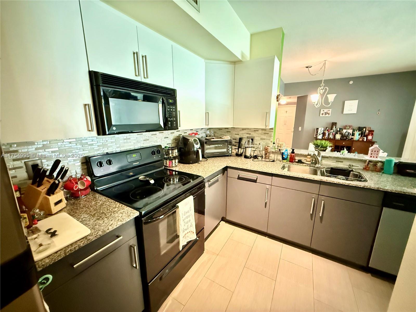 2586 Centergate Dr # 104