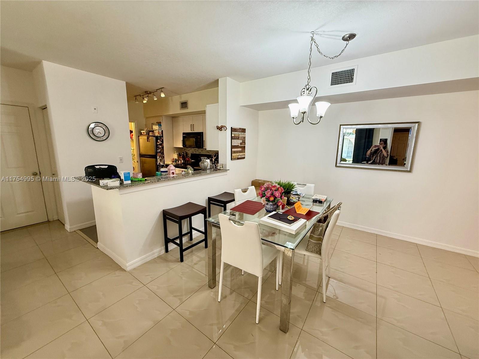 2586 Centergate Dr # 104