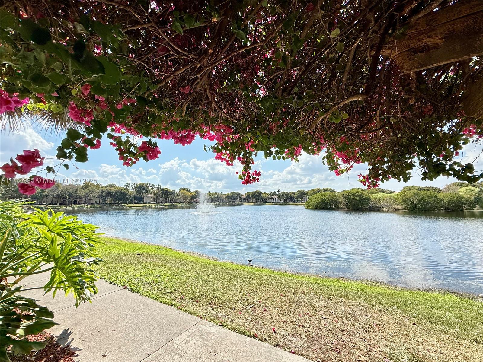 2586 Centergate Dr # 104