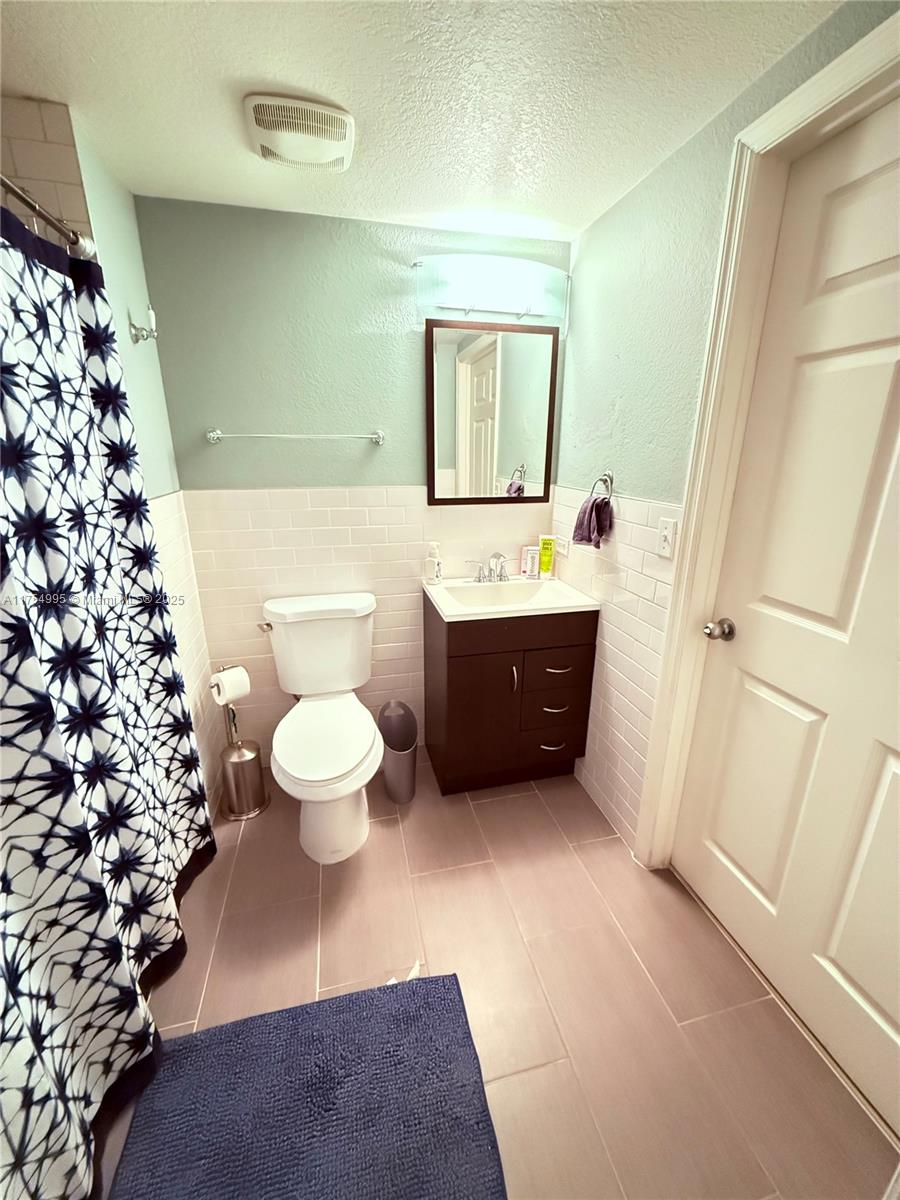 2586 Centergate Dr # 104