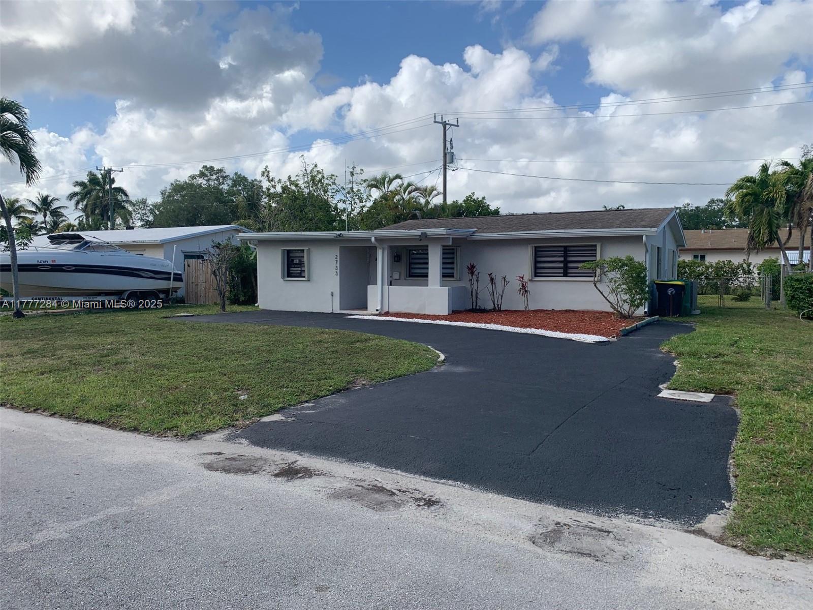 2733 SW 46th Ct # 2733