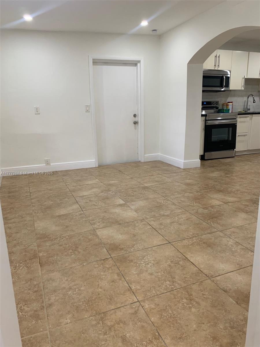 2733 SW 46th Ct # 2733