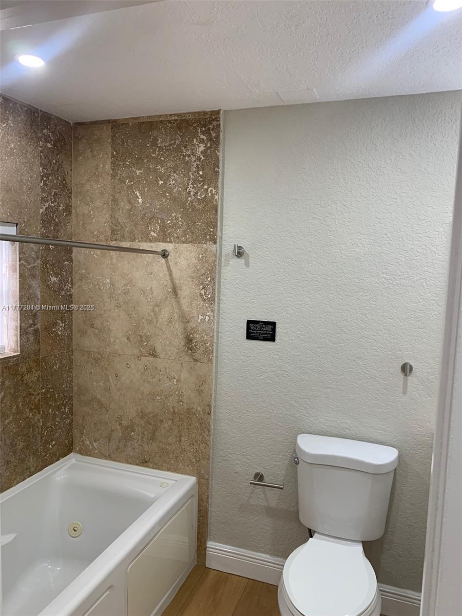 2733 SW 46th Ct # 2733