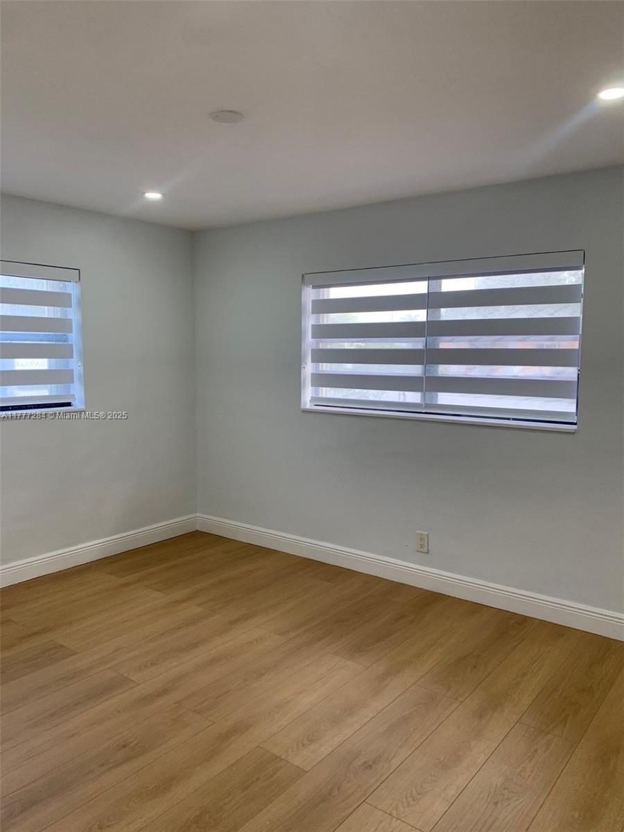 2733 SW 46th Ct # 2733