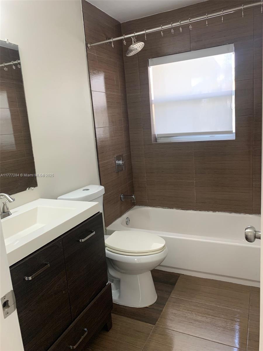 2733 SW 46th Ct # 2733