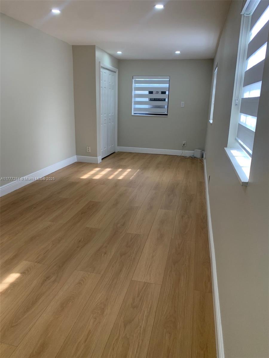 2733 SW 46th Ct # 2733