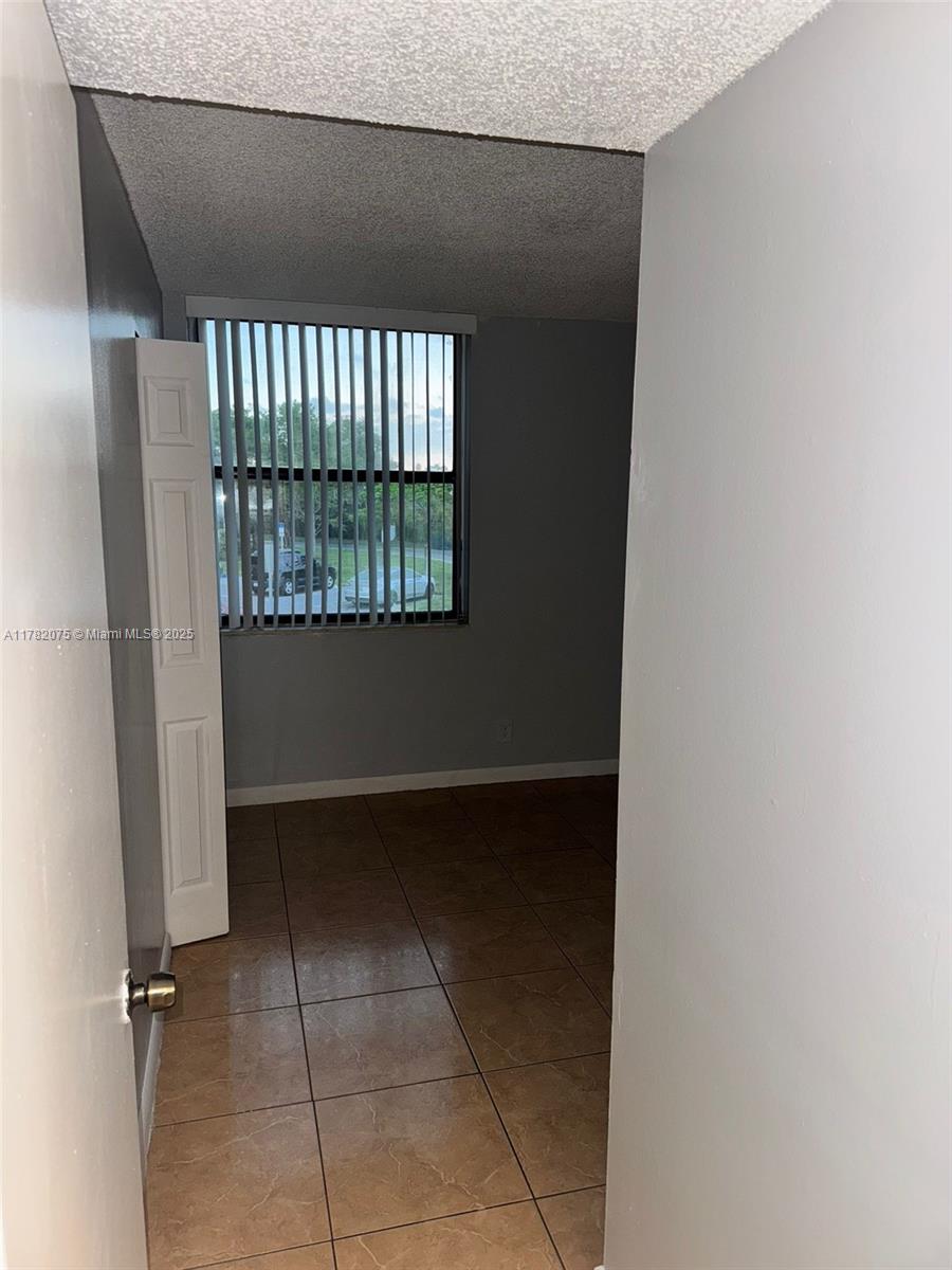 215 Lake Pointe Dr # 214
