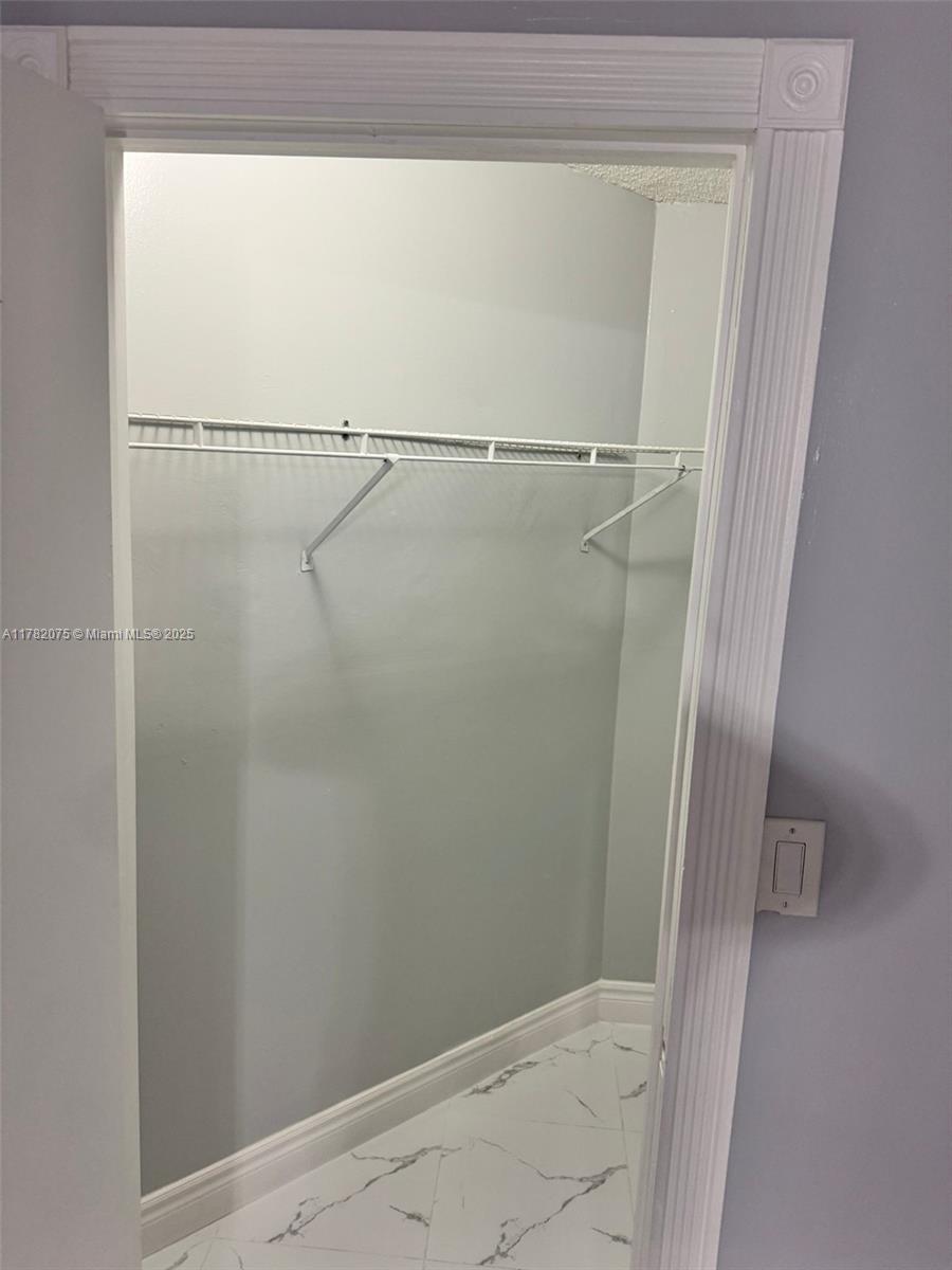 215 Lake Pointe Dr # 214