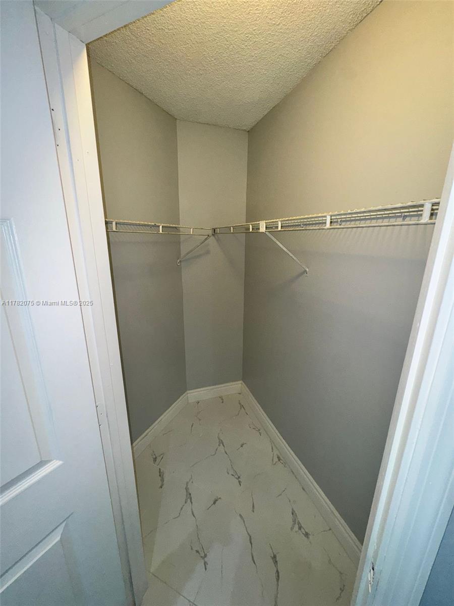 215 Lake Pointe Dr # 214