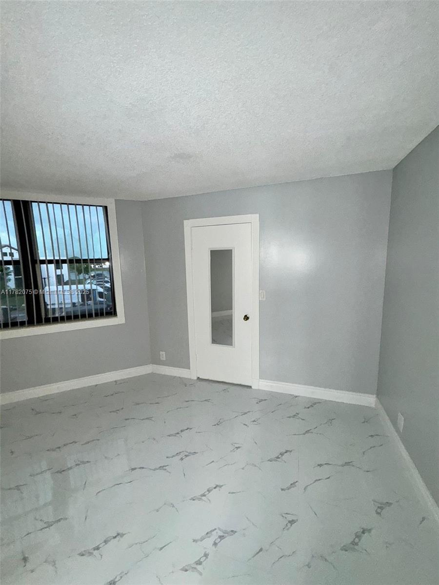 215 Lake Pointe Dr # 214