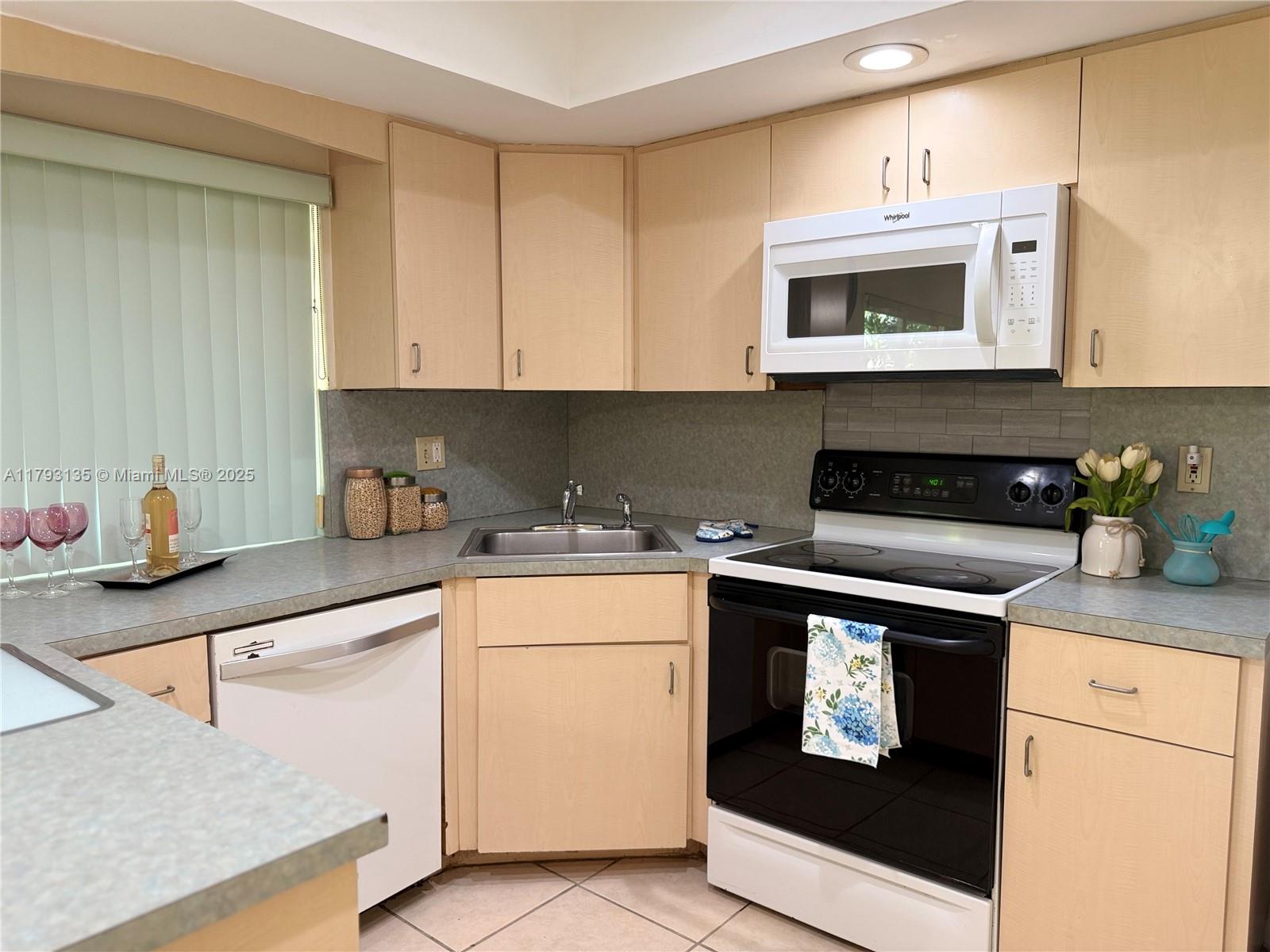10620 Sunset Strip # 1