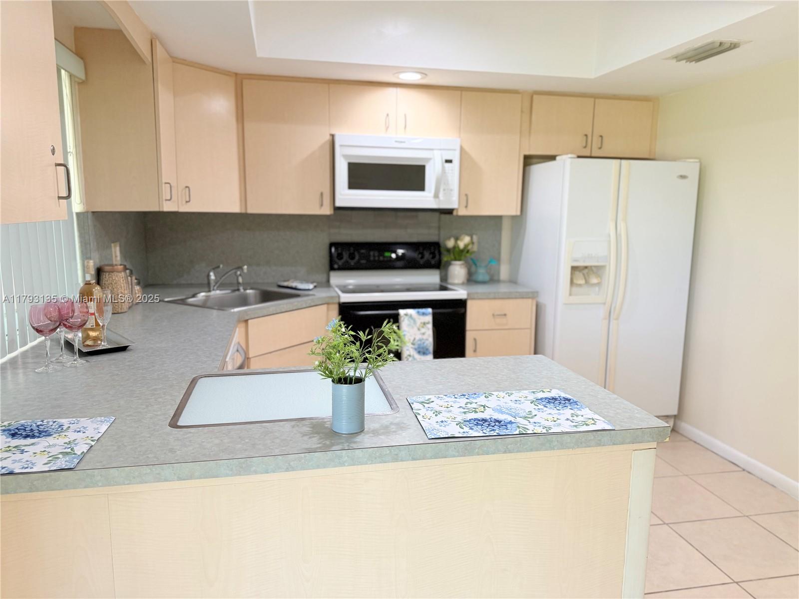 10620 Sunset Strip # 1