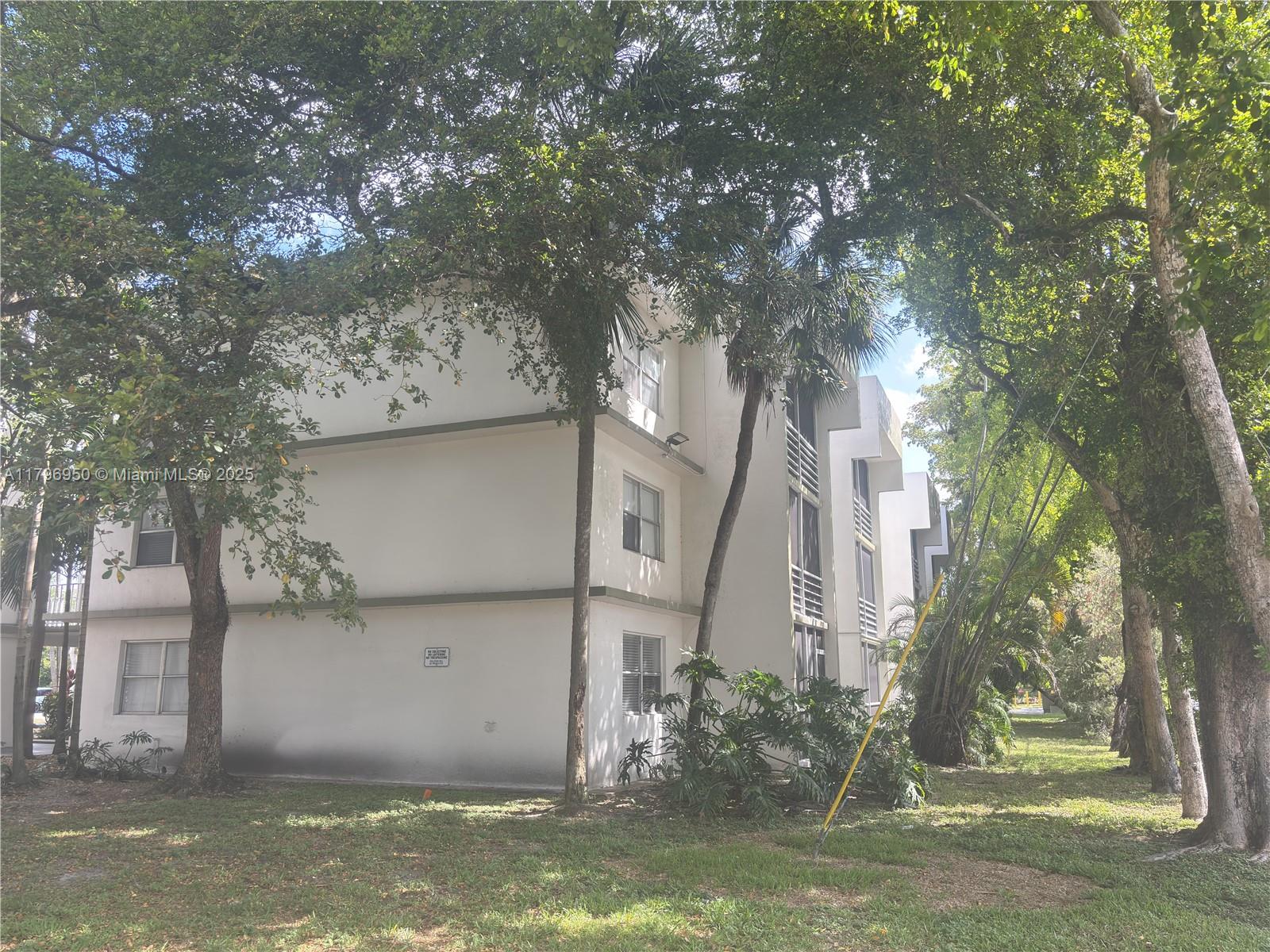 4235 N University Dr # 202
