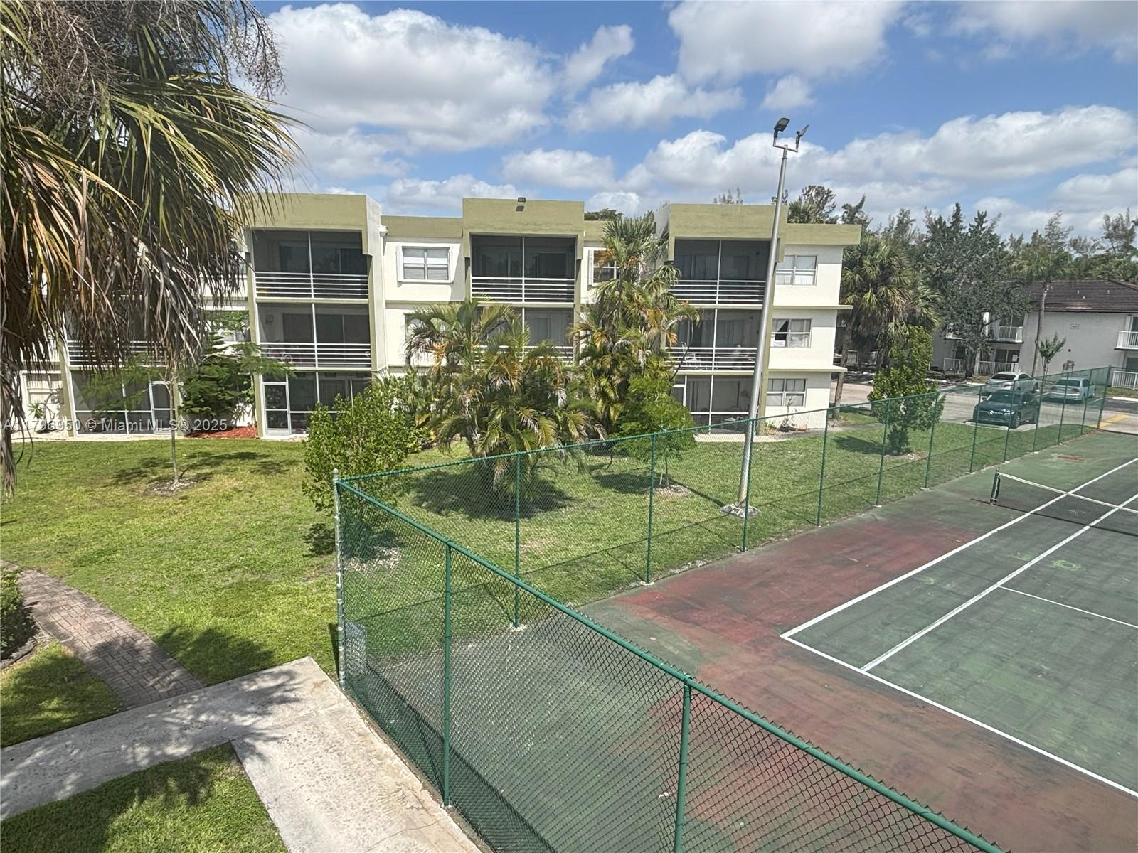 4235 N University Dr # 202