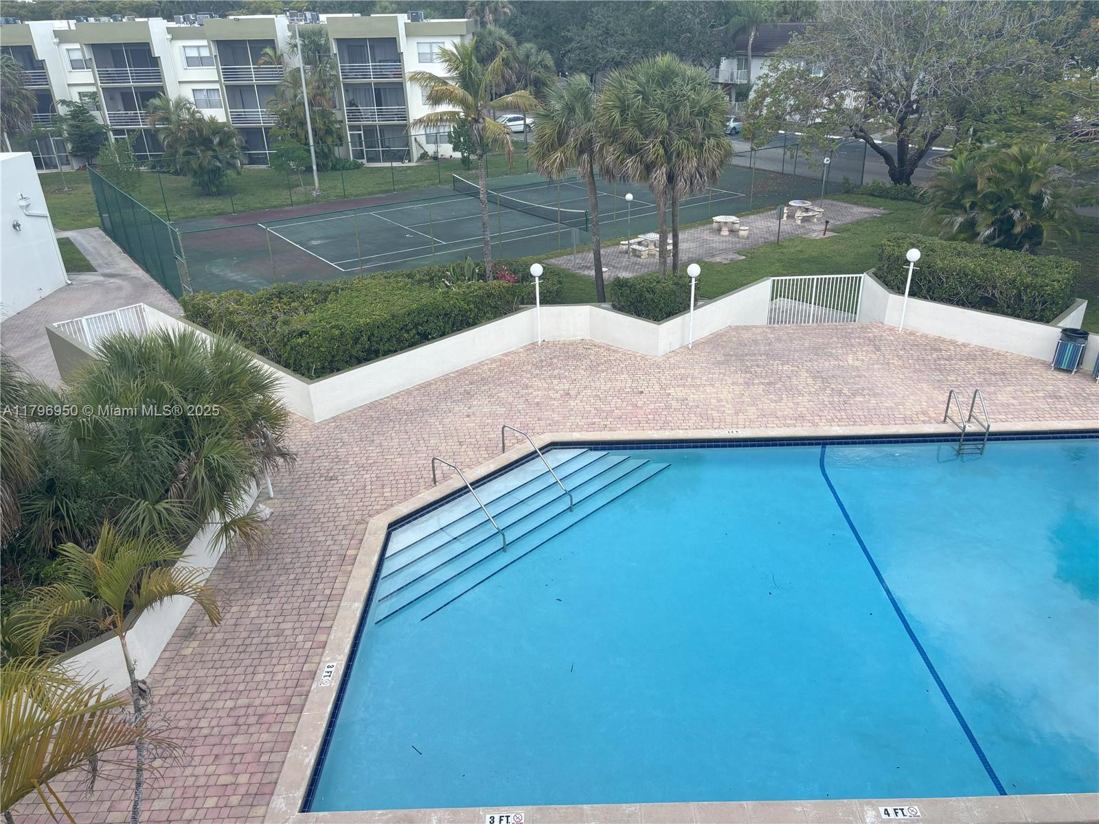 4235 N University Dr # 202