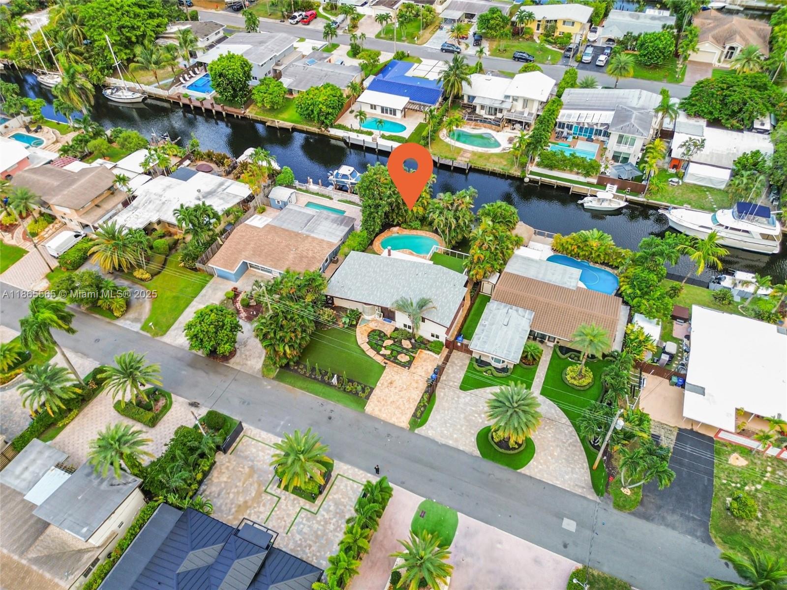 2530 Okeechobee Ln