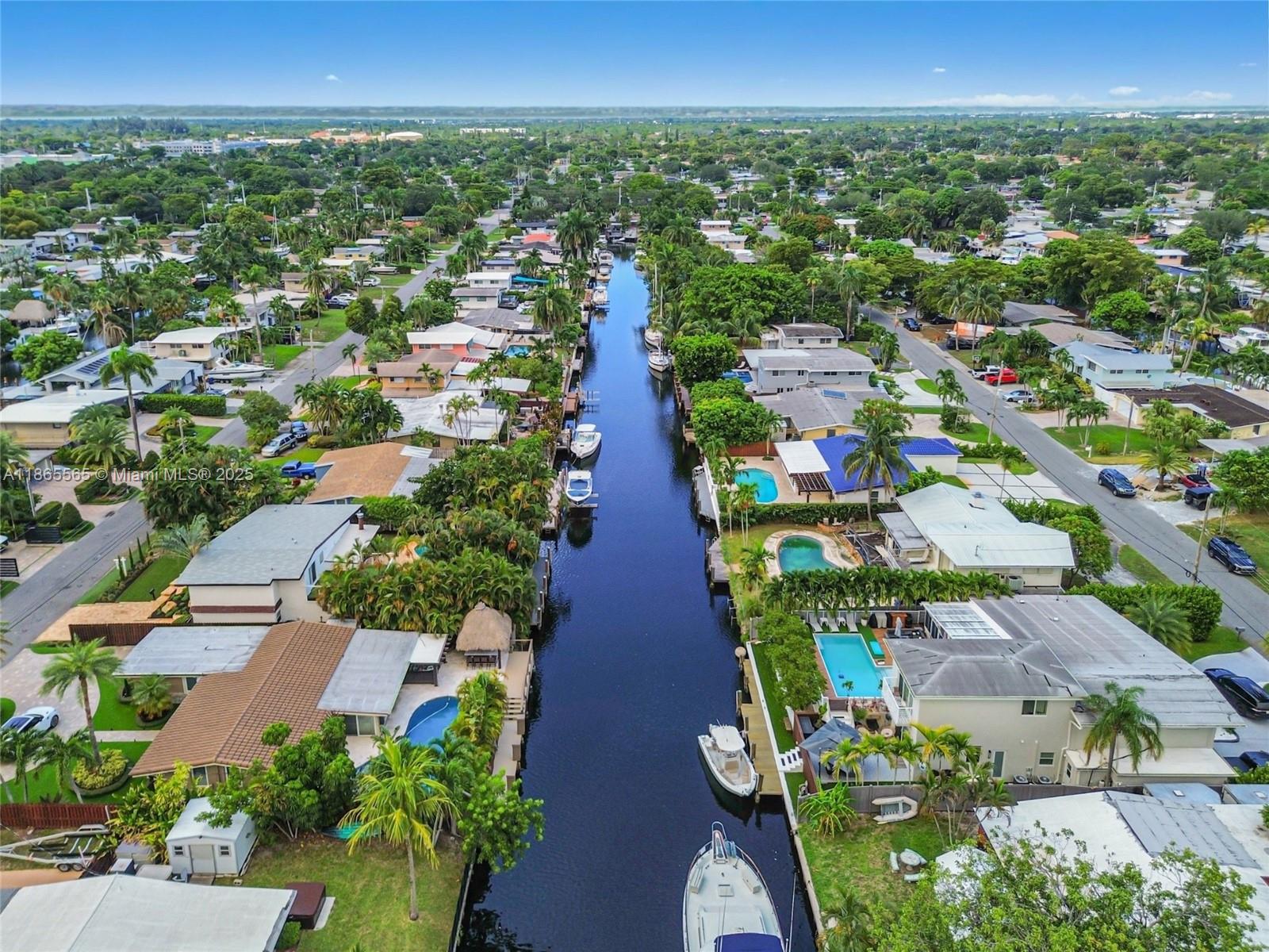 2530 Okeechobee Ln