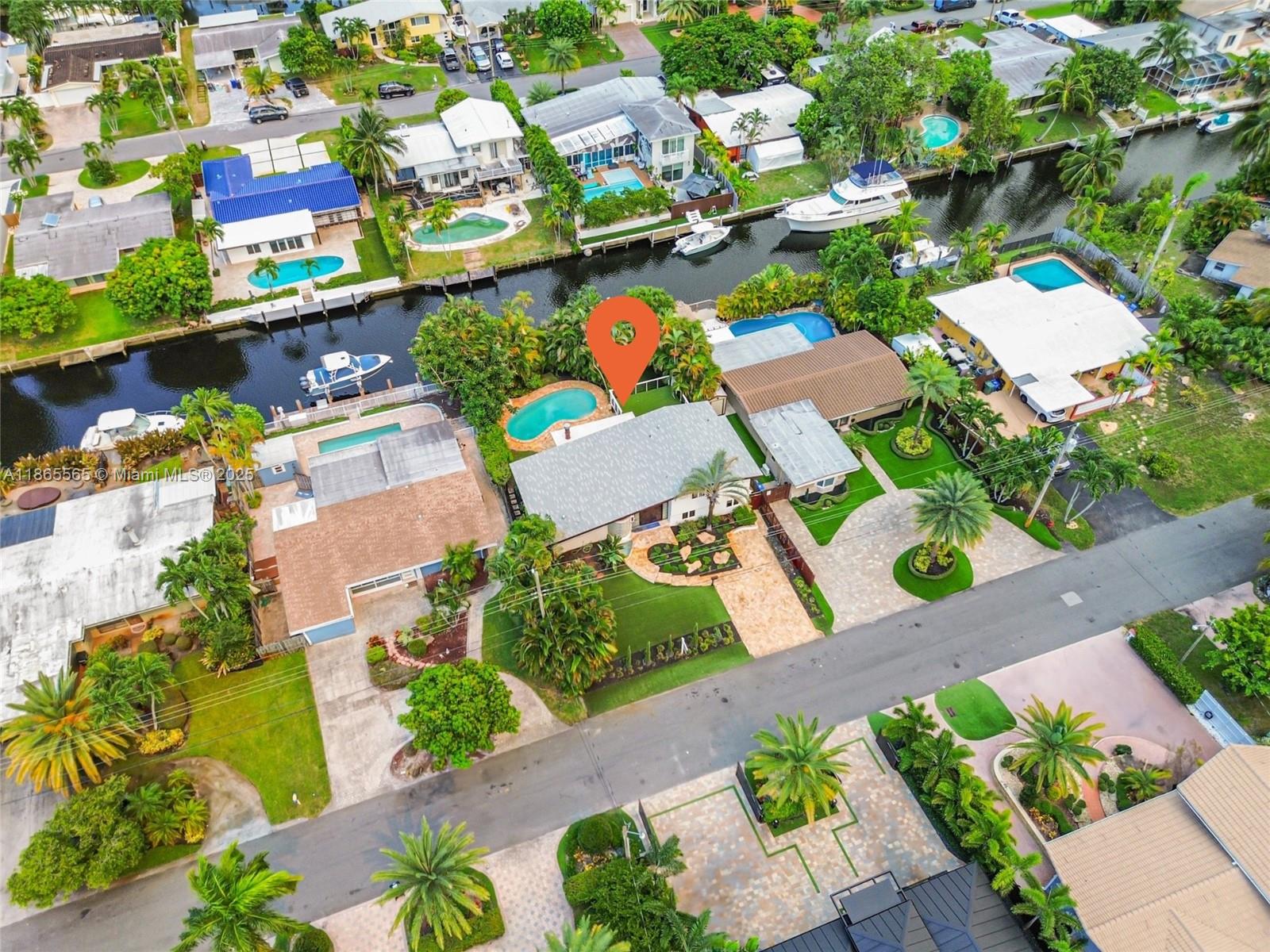 2530 Okeechobee Ln