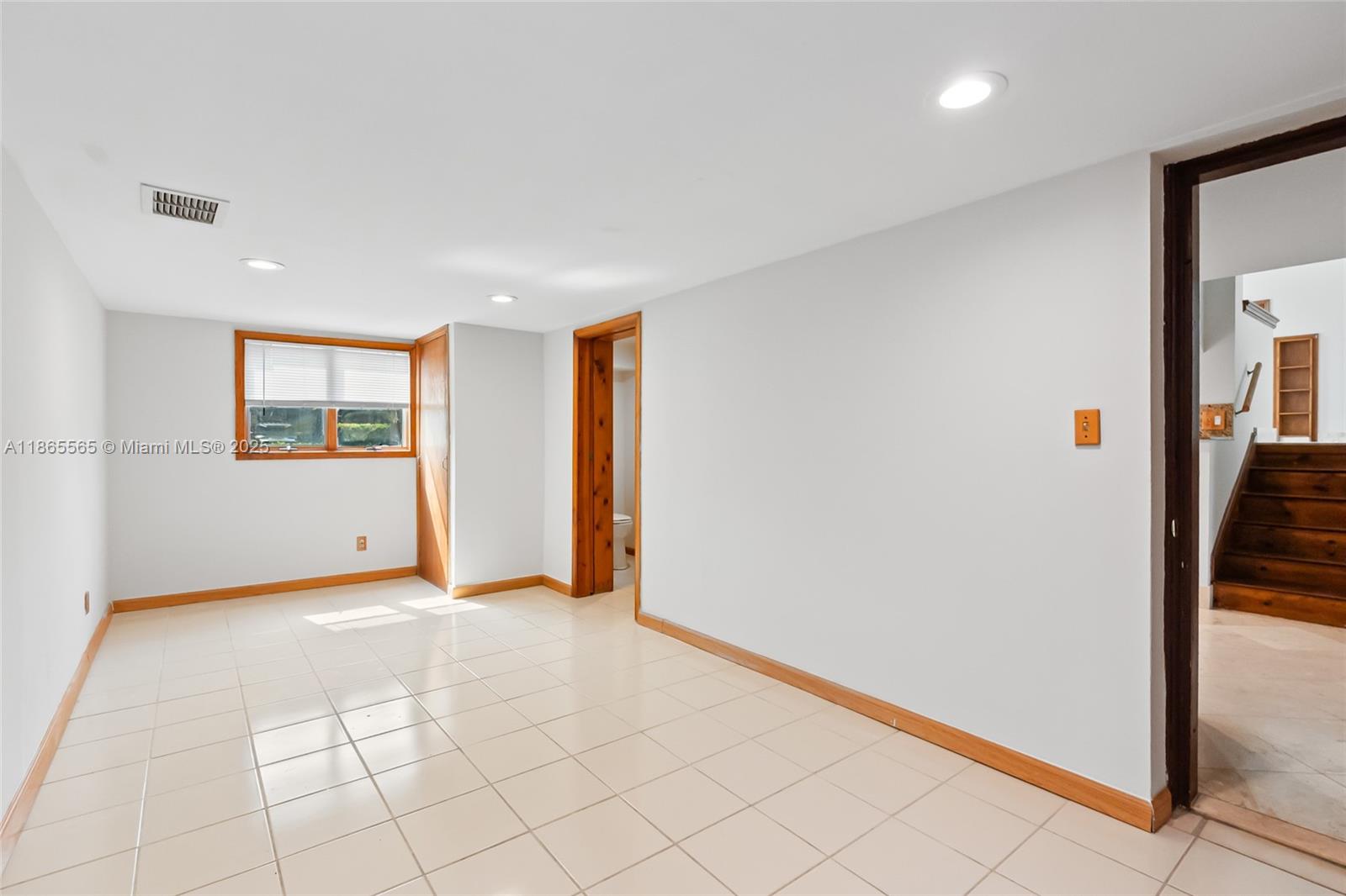 2530 Okeechobee Ln