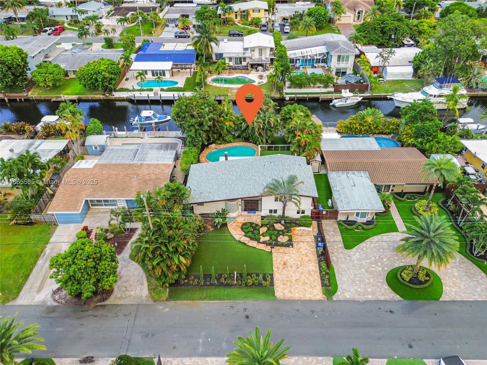 2530 Okeechobee Ln