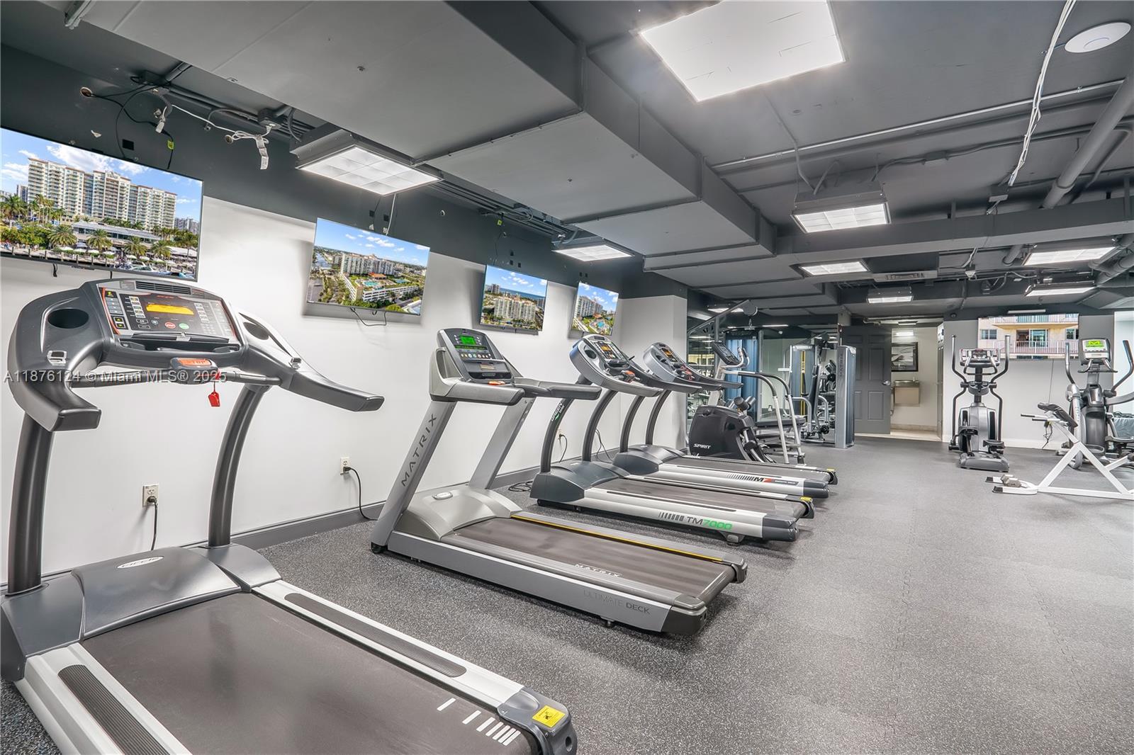 3020 NE 32nd Ave # 716