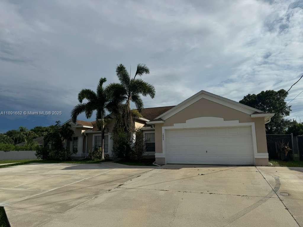 1556 SW Jacqueline Ave, Port St. Lucie