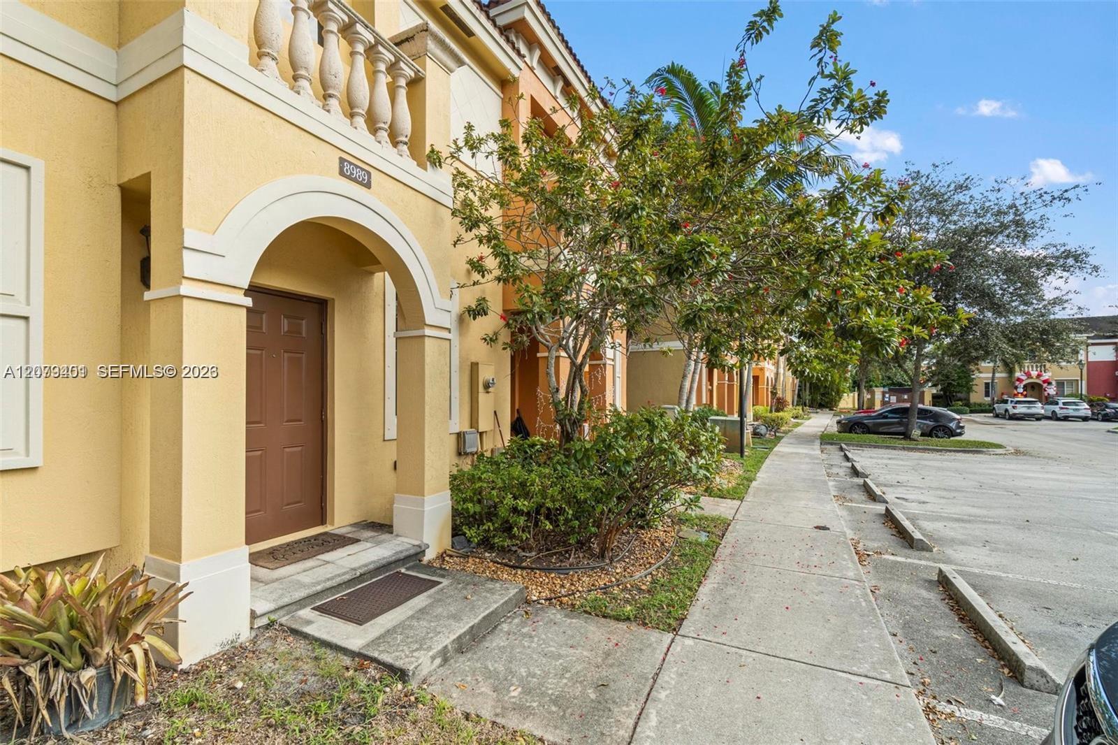 8989 SW 17th Ct # 8989