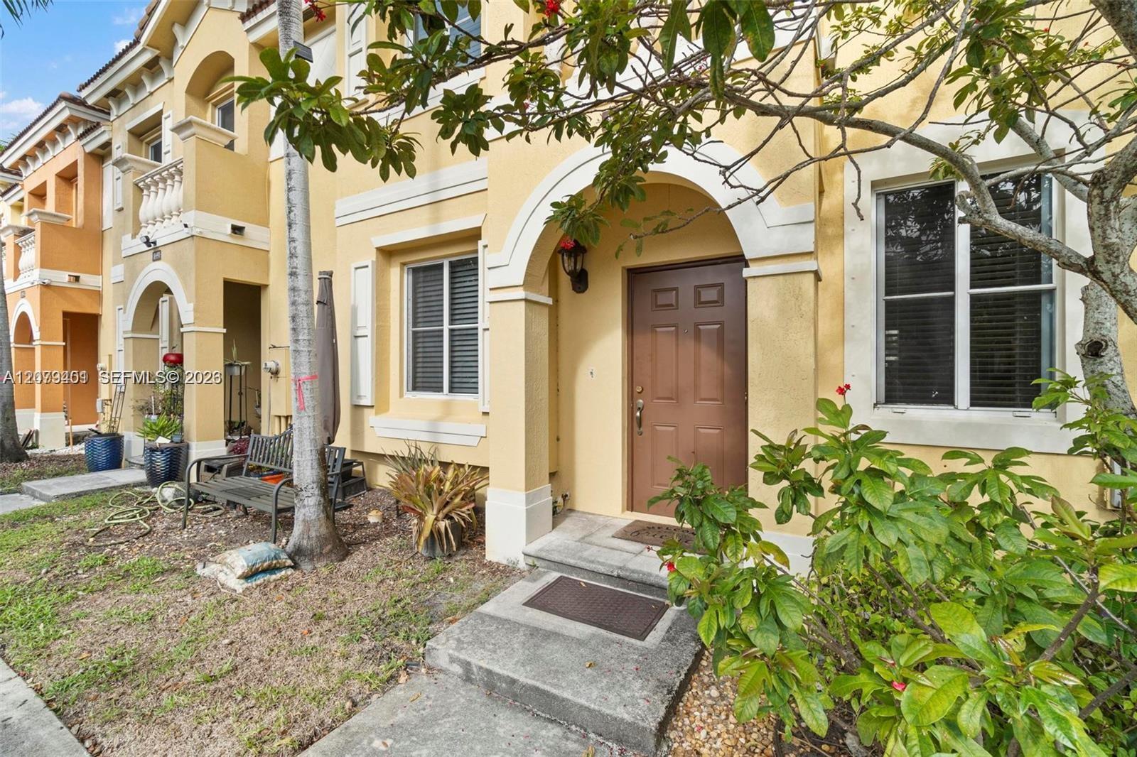8989 SW 17th Ct # 8989
