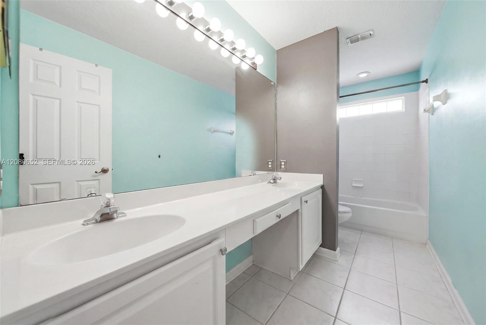 3141 Hanging Moss Cir