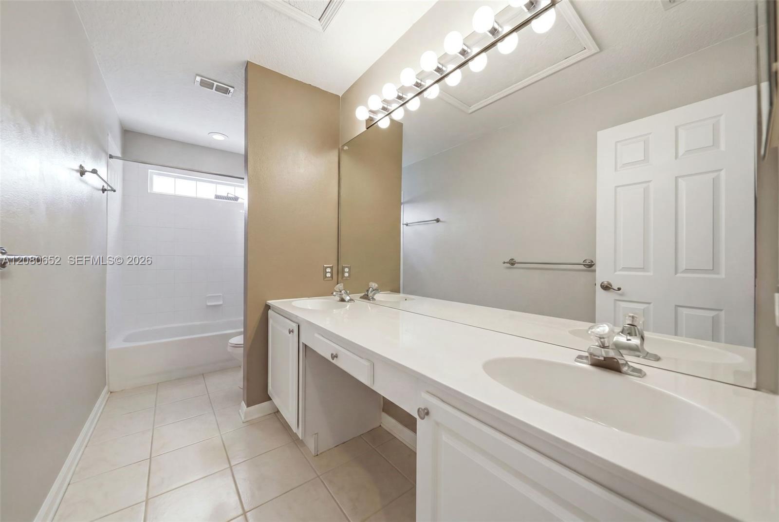3141 Hanging Moss Cir