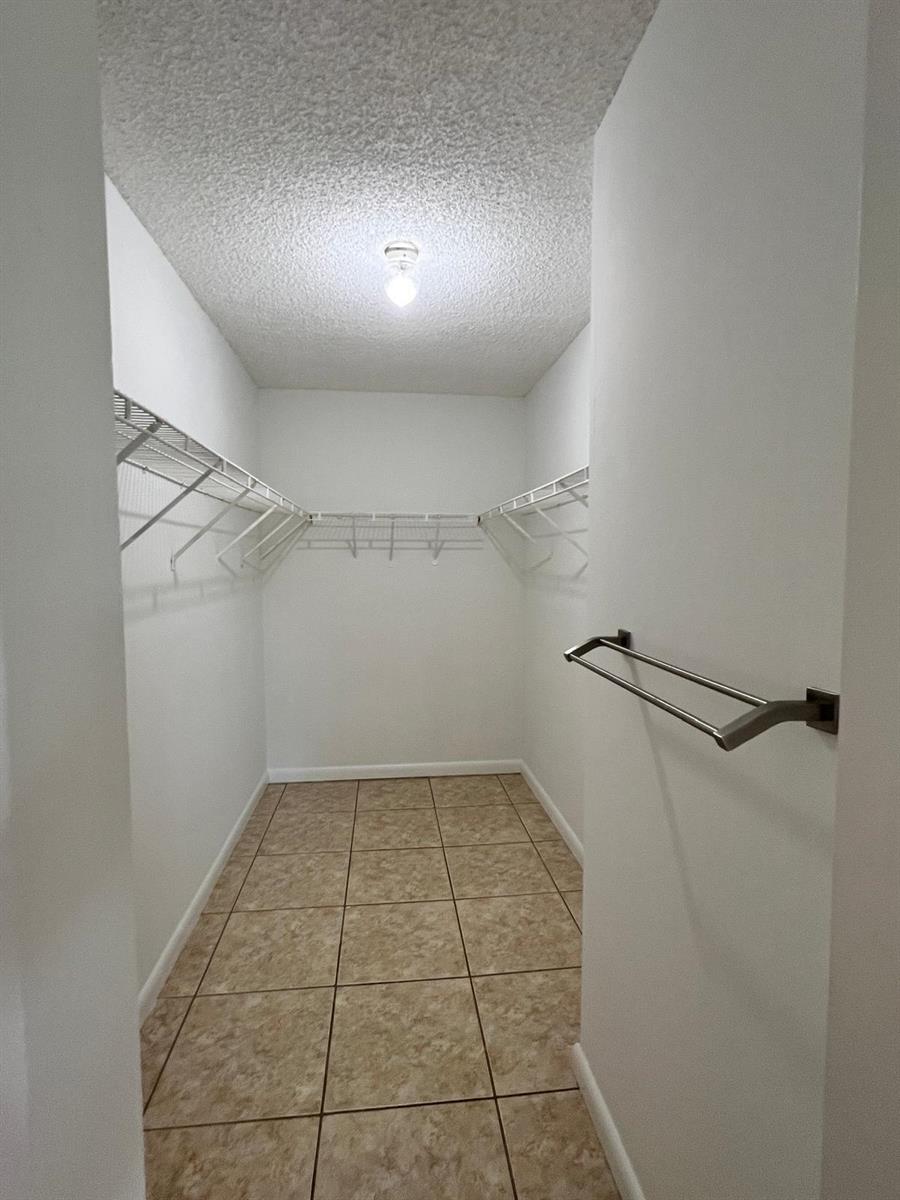 351 PALM Way # 204