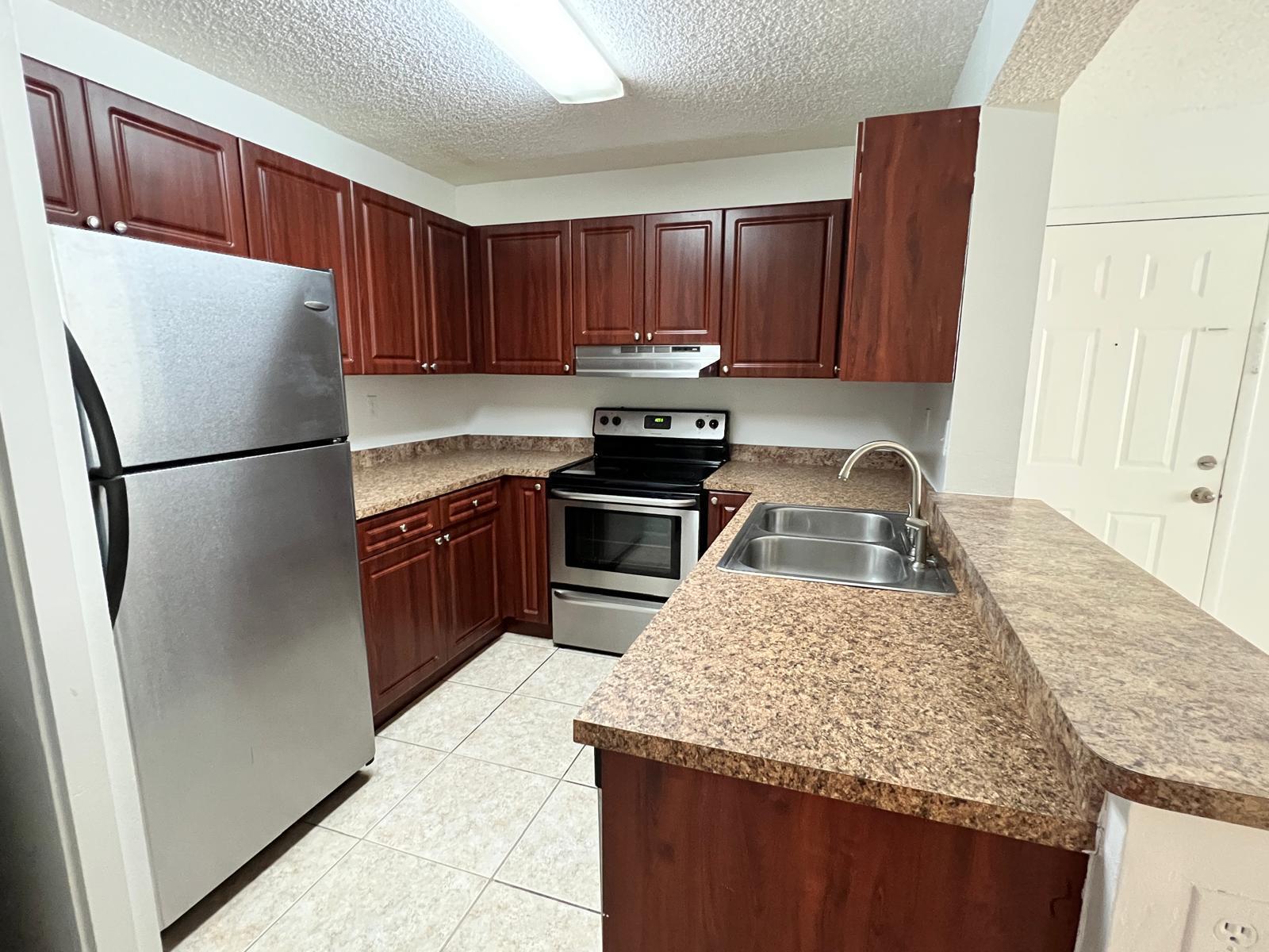 351 PALM Way # 204